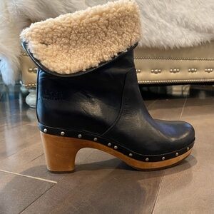 UGG Black Lynnea 1958 Shearling Clog Boots